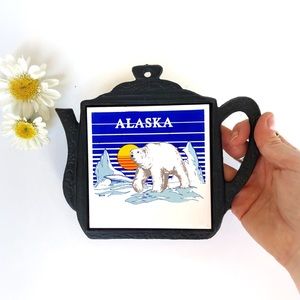 Vintage❄️70s Alaska Polar Bear Cast Iron Trivet!